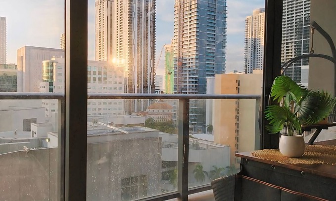 Overtown Apartment | Chic 1-bedroom apartment in vibrant Miami with AC, fitness room, WiFi
