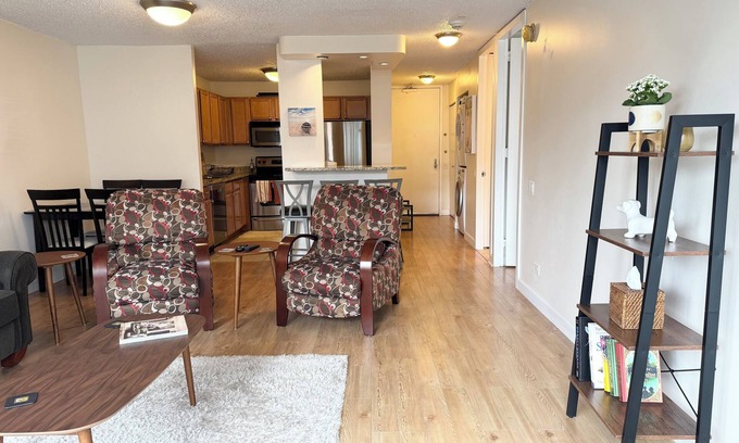 Near North Side Condo | Chic 1-bedroom condo in the heart of Chicago, next to Mag Mile