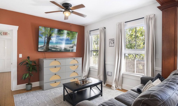 Historic Ybor House | Chic 1 BR in Historic Ybor City - Sleeps 4