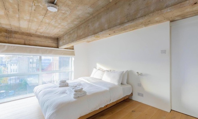 Victoria Apartment | Chic 1BD Warehouse Conversion, Hackney