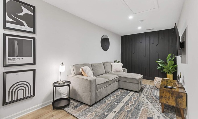 Austell Apartment | Chic 1BR Oasis: Ideal Retreat near Six Flags
