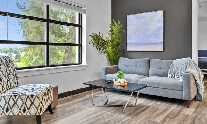 Zephyrhills Condo | Chic 2 BDR Condo Steps from Tennis and Wellness Center, Pickleball