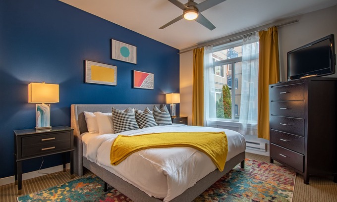 Belltown Condo | Chic 2 Bedroom 2 Bath Home in Heart of Seattle!