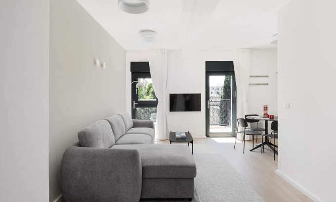 Mamilla Apartment | Chic 2 Keren Hayesod