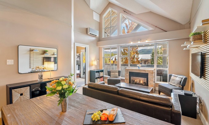 Blackcomb Condo | Chic 3-Bedroom [2BR+Loft] ~ Ski In-Out ~ TopFloor ~ Fireplace ~ AC