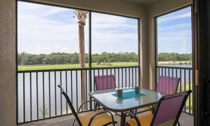 Lakewood Ranch Condo | Chic 3 BR/2 BA condo With Golf Course Views - Heavenly Daze