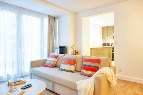 Sint-Amandsberg Apartment | Chic 3-BR Oasis in Ghent - Stylish Interiors