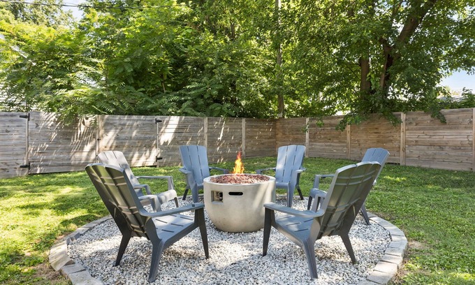 Fountain Square House | Chic 3BR w/Fire Pit & Private Yard
