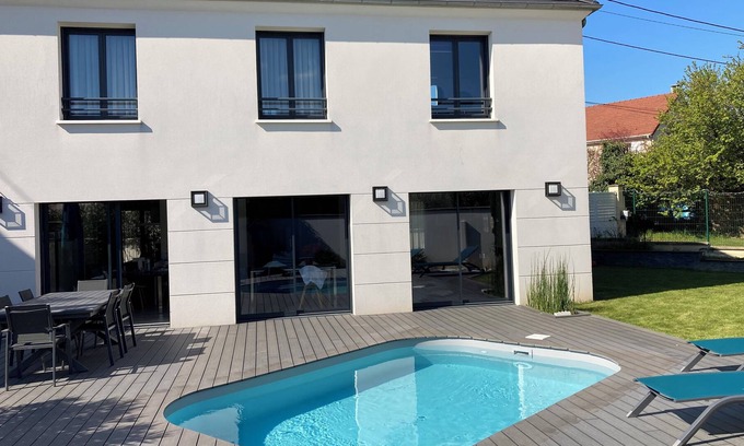 Saint-Prix House | Chic 4-bedroom house in a quiet location close to the forest and Paris. Ideal for families.