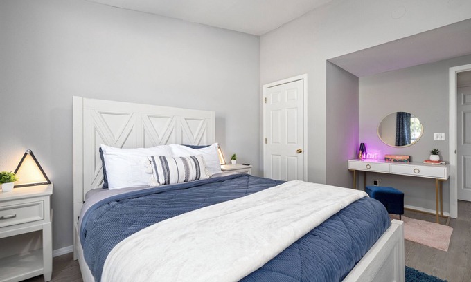 Lampe Cabin | Chic A-frame, Walk to Marina, Family Friendly