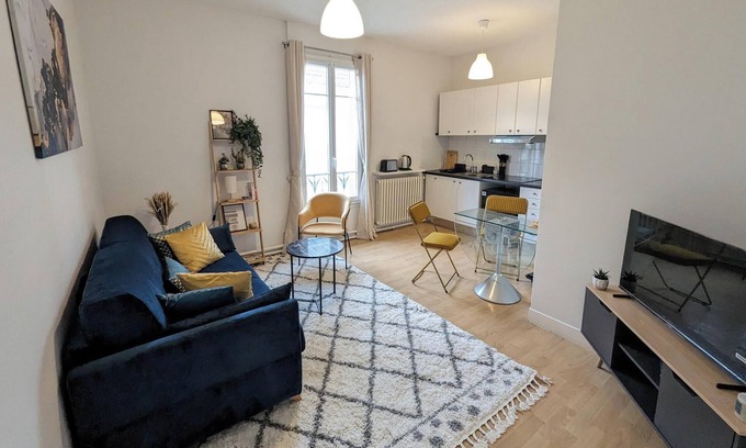 Brunoy Apartment | Chic and charming flat in city center - 25min from Paris