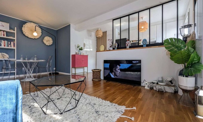 Asnieres-sur-Seine Apartment | Chic and comfortable apartment with parking
