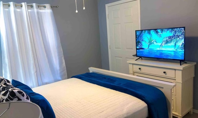 Panama City Beach Condo | Chic and Comfy Condo-❄️Snowbirds Welcome ❄️