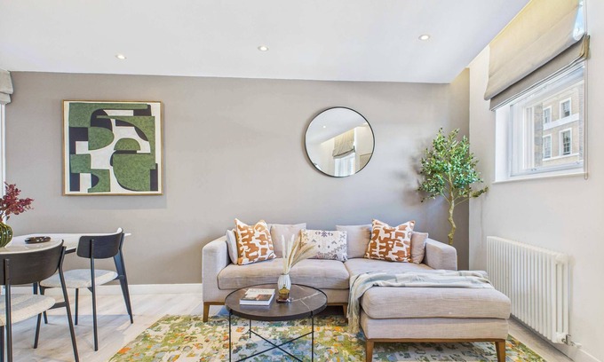 Chaucer Apartment | Chic and cosy apartment near Borough Market