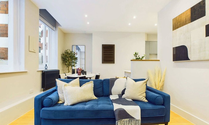 Soho Apartment | Chic and Modern Apartment by Piccadilly Circus