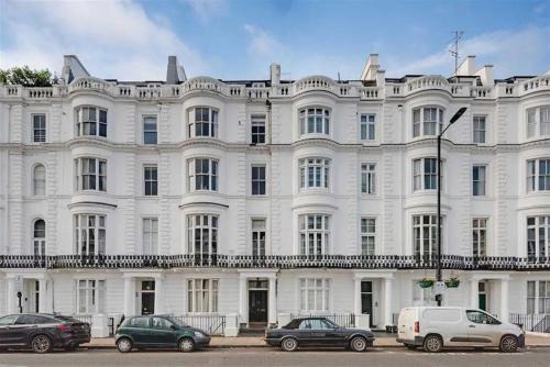 Paddington Apartment | Chic Apartment in Hyde Park