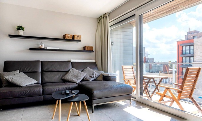 Koksijde-Bad Apartment | Chic apartment in Koksijde with modern comforts