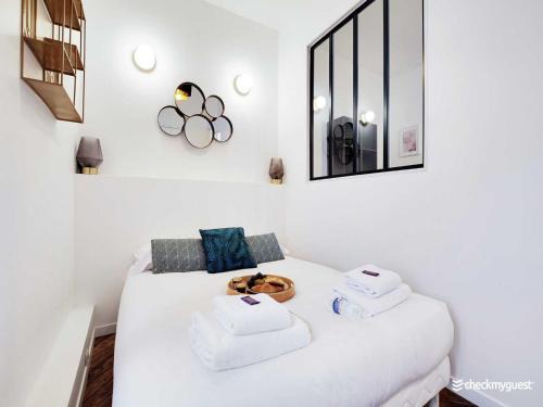 Charonne Apartment | Chic apartment in Paris for couple