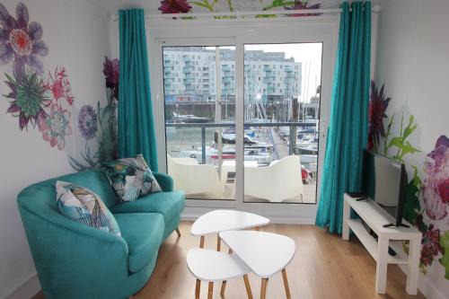 Seafront Apartment | Chic apartment in the heart of Brighton Marina
