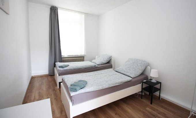 Wuppertal Apartment | Chic Apartment with Balcony