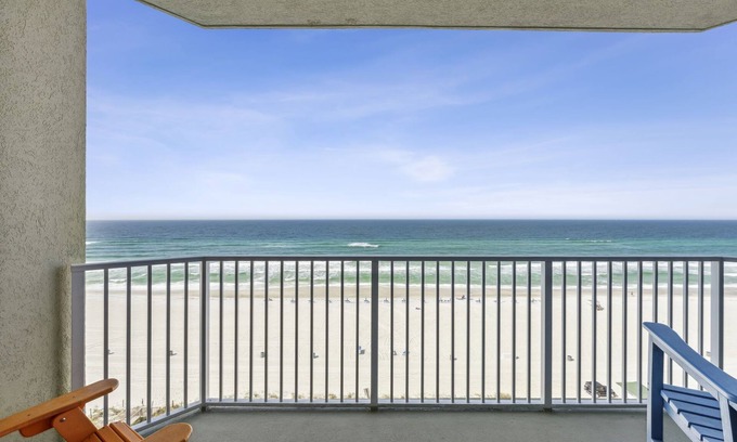 Panama City Beach Condo | Chic Boardwalk Condo w/Floor-to-Ceiling Views, Balcony & Bunks for the Kids