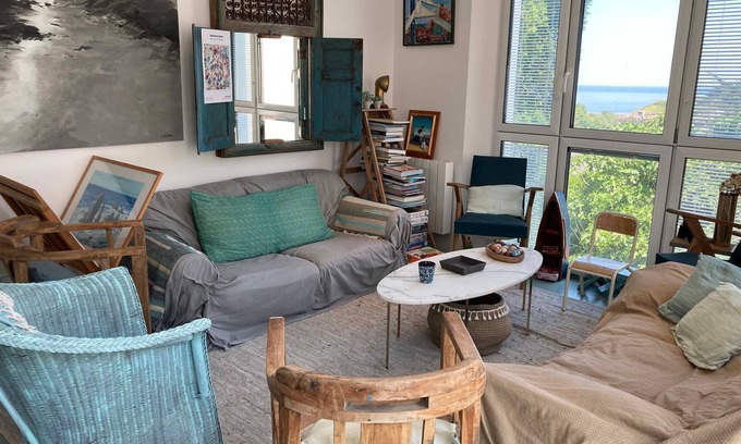 Sauzon House | Chic boho villa in Sauzon with sea view and wifi