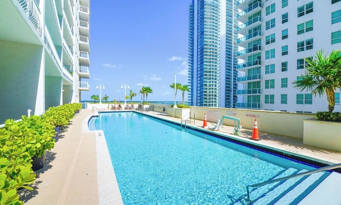 Brickell Condo | Chic Brickell Condos – Prime Location