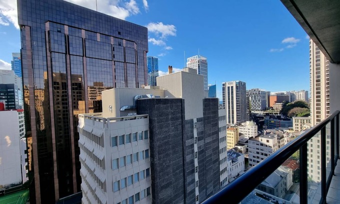 Grey Lynn Apartment | Chic CBD Studio-Aircon-Wifi -Heated Pool
