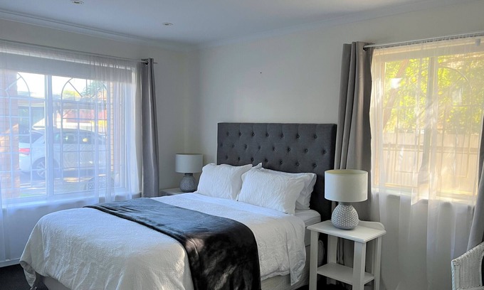 Unley Apartment | Chic City Fringe 2 Bedroom Apartment with Free Parking