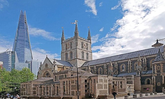 Cathedrals Apartment | Chic City Retreat by Borough Market