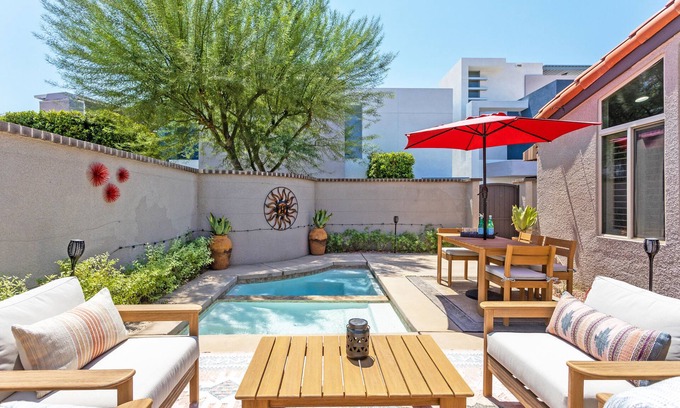Downtown Palm Springs Condo | Chic Condo with Rooftop Deck & Private Pool - Caballeros