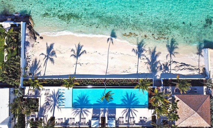 Nassau Condo | Chic Contemporary Condo on Cable Beach
