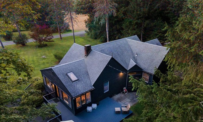 Olivebridge House | Chic Country Home with Catskills Mountain Views
