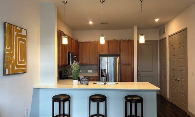 Central Business District Apartment | Chic & Cozy Downtown Getaway in Houston