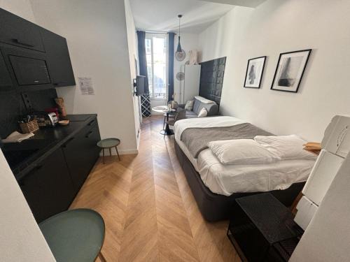 Lepante Quarter Apartment | Chic Cozy Studio in the Heart of the City