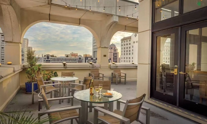 Theater District Condo | Chic "Donatello" Wyndham Hotel LARGE SUITE in Union Square in San Francisco