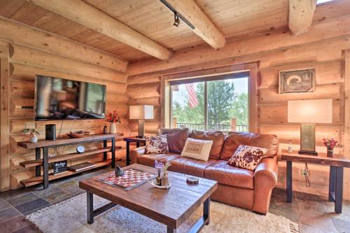 Warm Springs House | Chic Fairplay Cabin with Deck and Mountain Views!