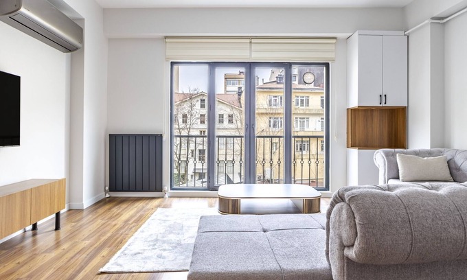 Osmanbey Apartment | Chic Flat in Nisantasi - Adjacent to City's Mall