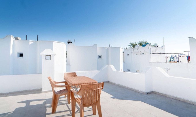 Turgutreis City Center Apartment | Chic Flat w Terrace 3 min to Beach in Bodrum