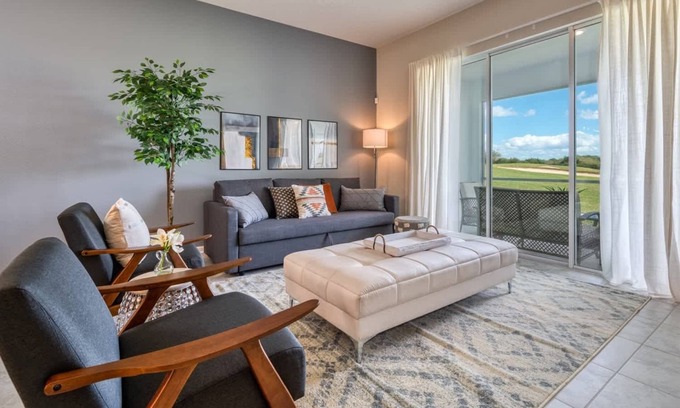 Four Corners Apartment | Chic Golf-View Condo - Simply Amazing