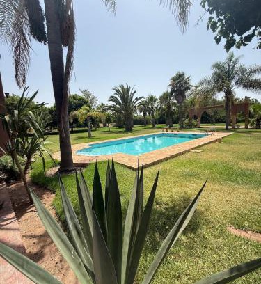 Lakhyayeta Villa | Chic home with a private pool