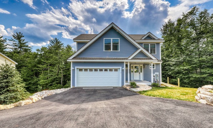Intervale House | Chic home with game room, fireplace & mountain view - near Story Land & skiing