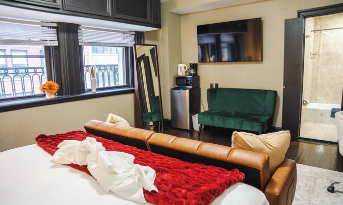 Central Park South Hotel | Chic Hotel Studio - King Size Bed & Prime NYC Location