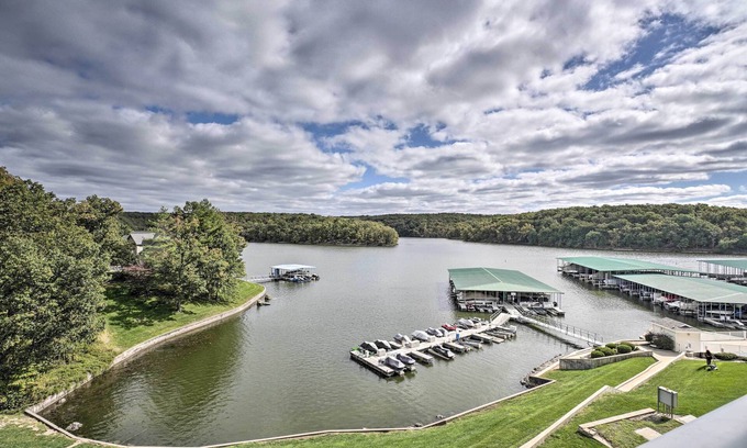 Osage Beach Condo | Chic Lakefront Condo w/Lake & State Park Views!