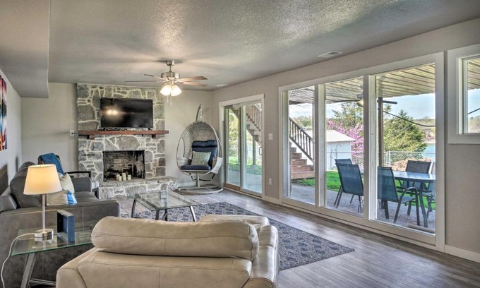 Shell Knob House | Chic Lakefront Home with Deck Less Than 1 Mi to Marina!