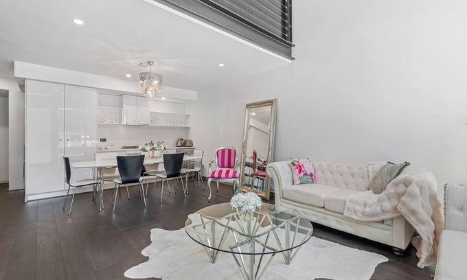 South Yarra Apartment | Chic Loft with Terrace & Premium Amenities Access