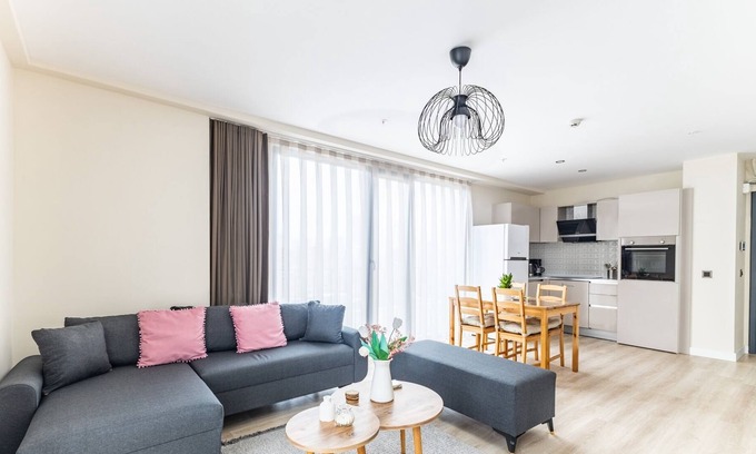 Umraniye Apartment | Chic, Modern and Spacious Flat near Finance City