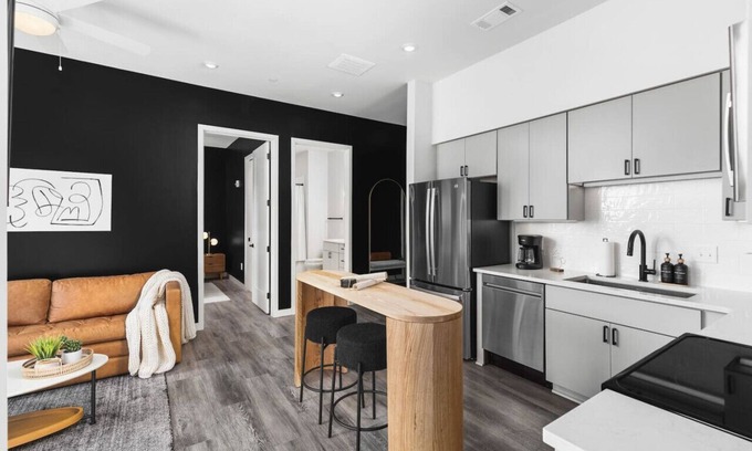 Edgehill Apartment | Chic Music Row Condo - Pool, Rooftop Deck with City View, Gym, Office + More!