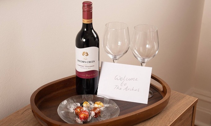 North Adelaide House | Chic Nth Adelaide 3BR | Prime Location + 10% Off Fine Dining Opportunity