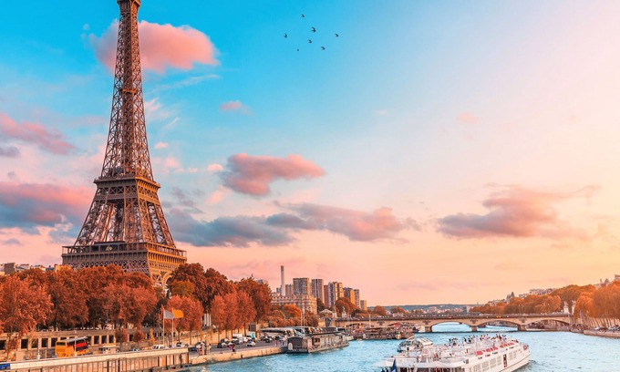 Faubourg-du-Roule Apartment | Chic Paris Retreat: Central, Near Arc de Triomphe, Luxe Features